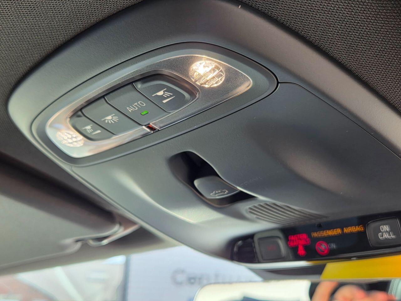 Volvo V40 - Image 33