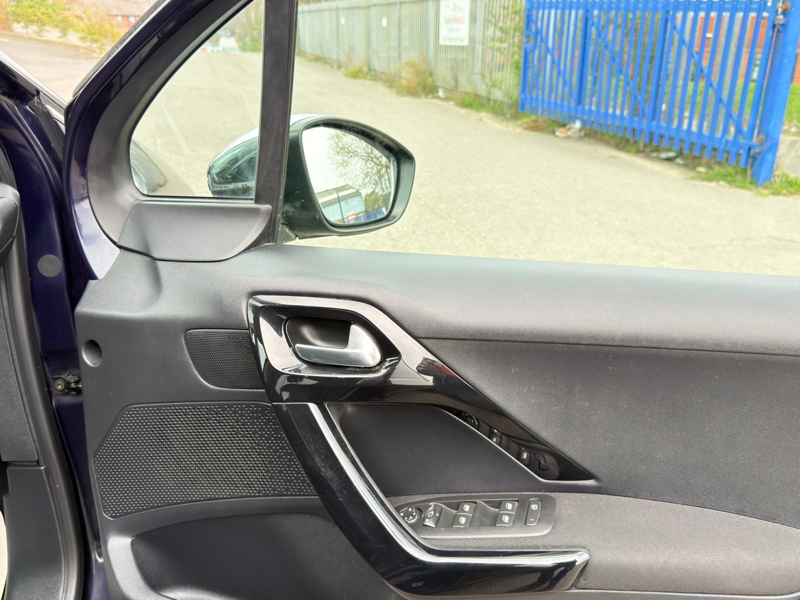 Peugeot 208 - Image 24