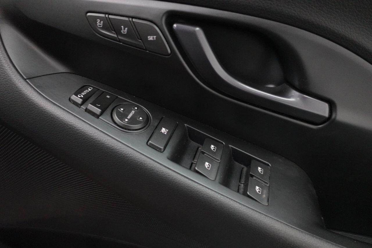 Hyundai i30 - Image 15