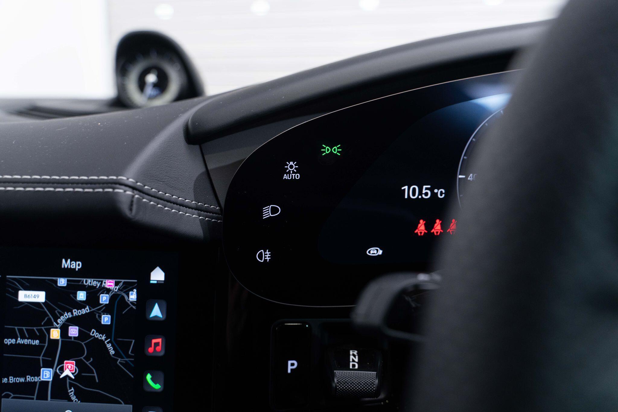 Porsche Taycan - Image 44