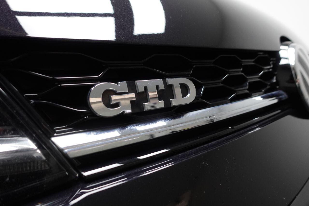 Volkswagen Golf - Image 14