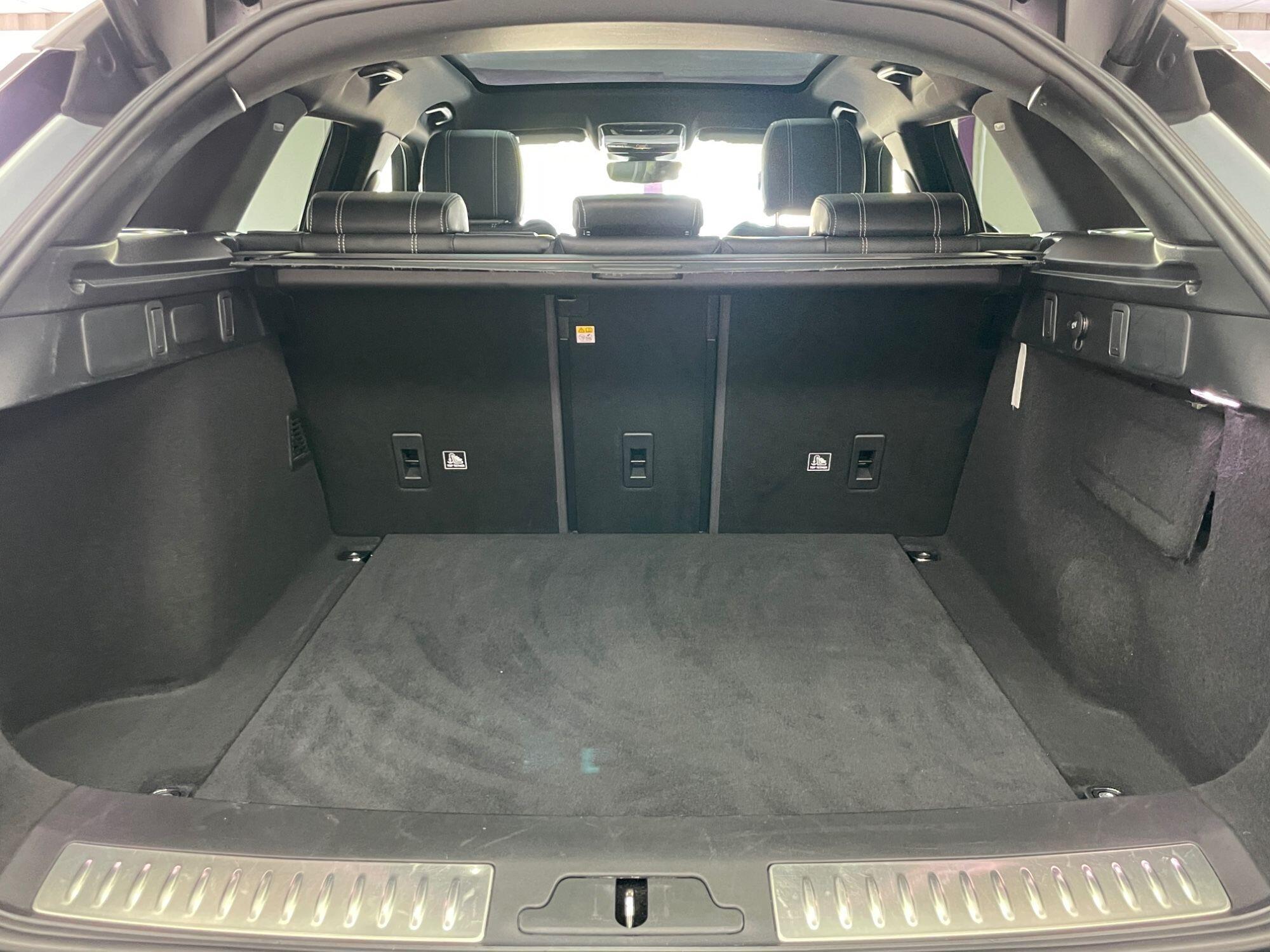 Land Rover Range Rover Velar - Image 18