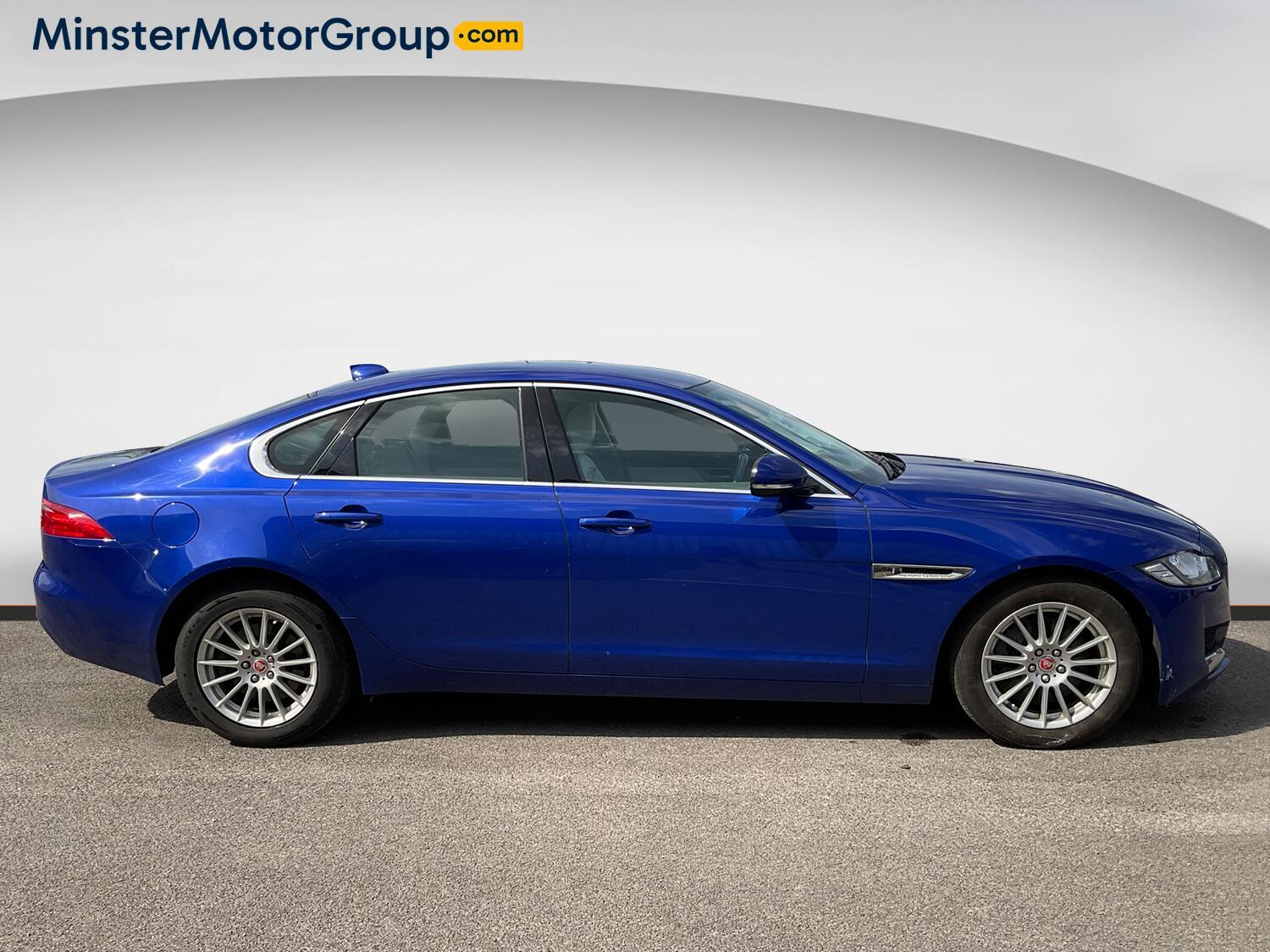Jaguar XF - Image 2