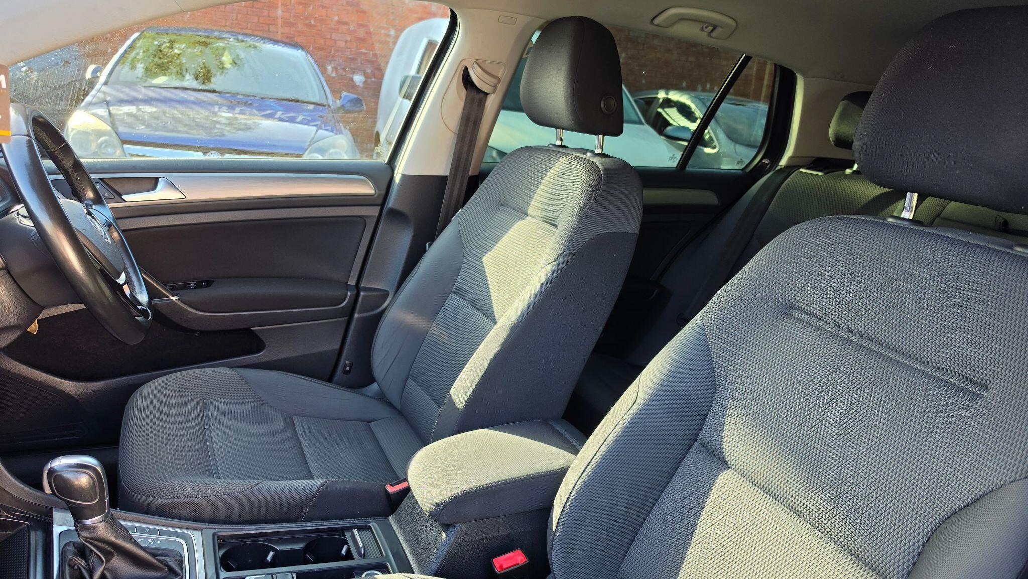 Volkswagen Golf - Image 15