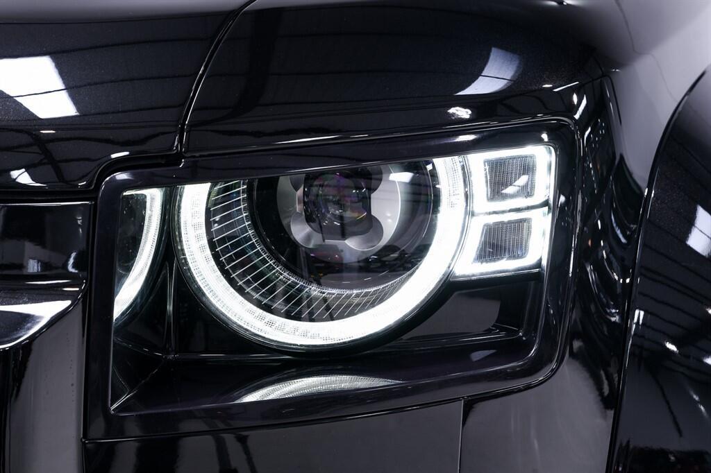 Land Rover Defender 110 - Image 16