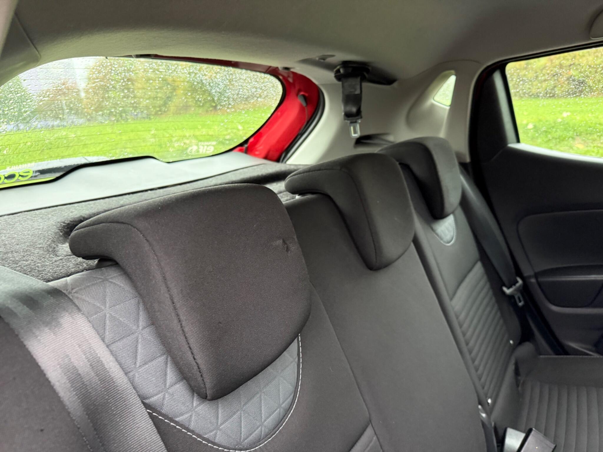 Renault Clio - Image 18