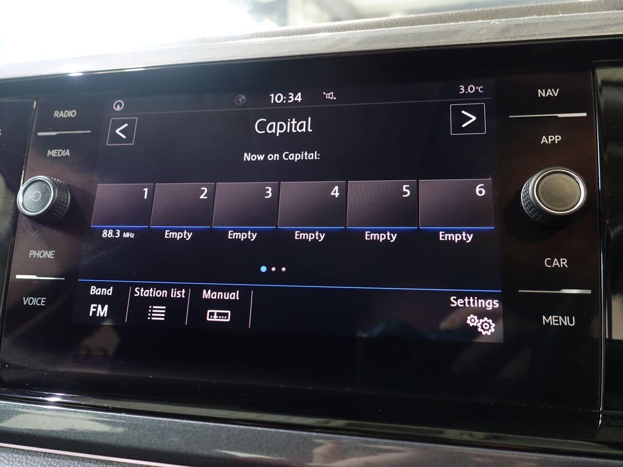 Volkswagen Polo - Image 32