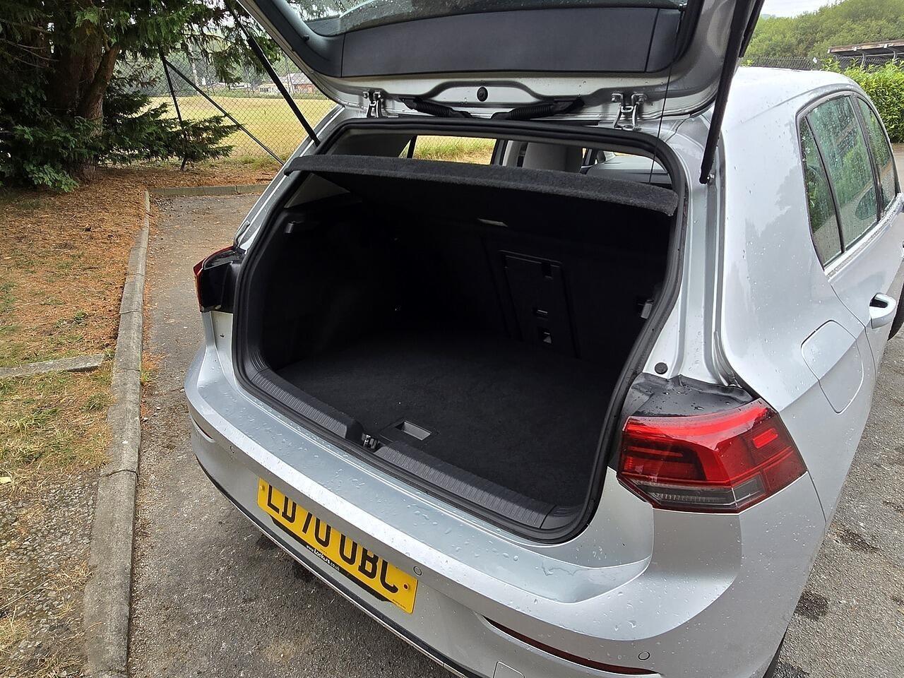Volkswagen Golf - Image 9