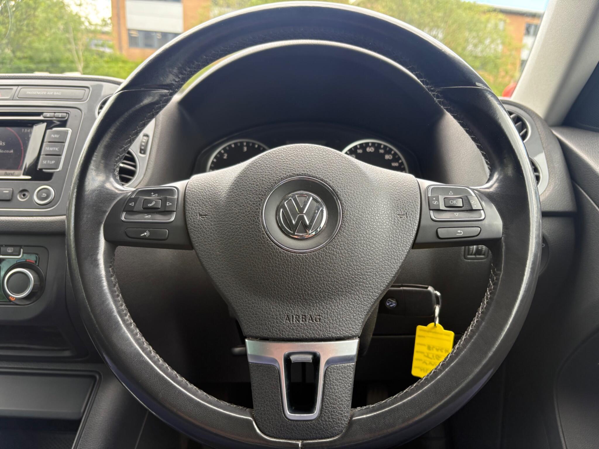 Volkswagen Tiguan - Image 32