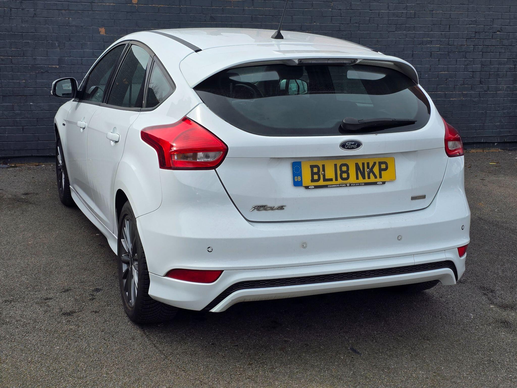 Ford Focus - Image 9