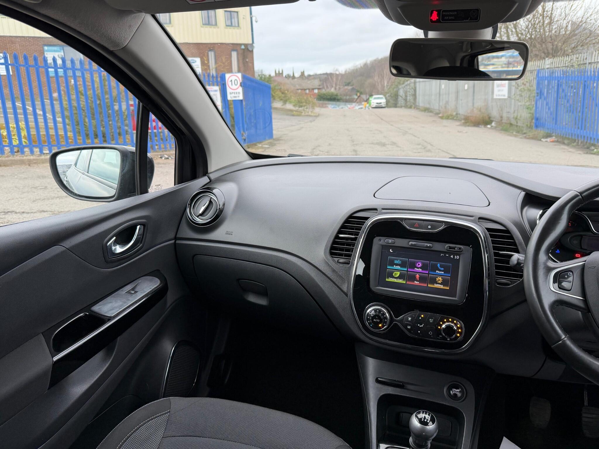 Renault Captur - Image 17