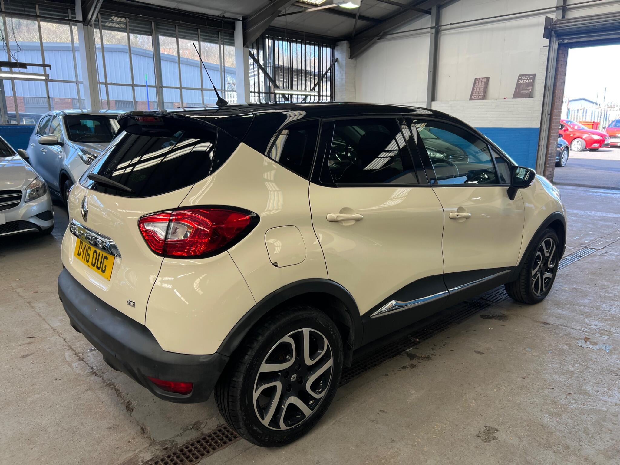 Renault Captur - Image 12