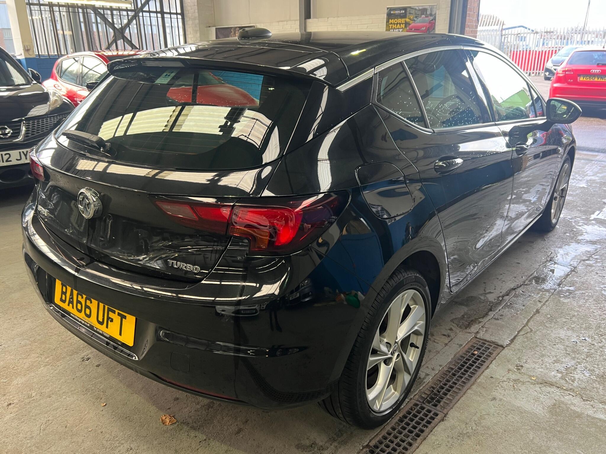 Vauxhall Astra - Image 14