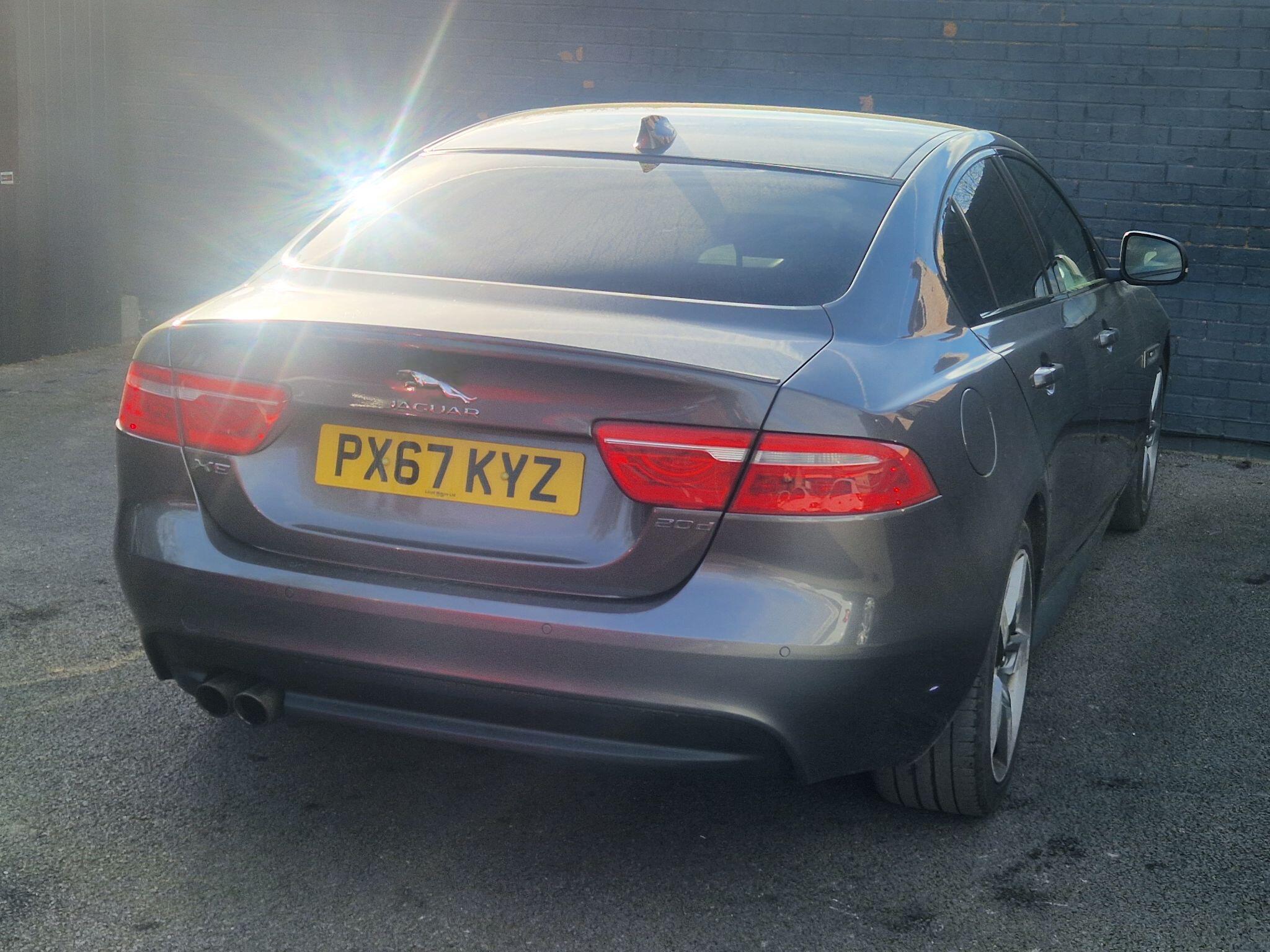 Jaguar XE - Image 10