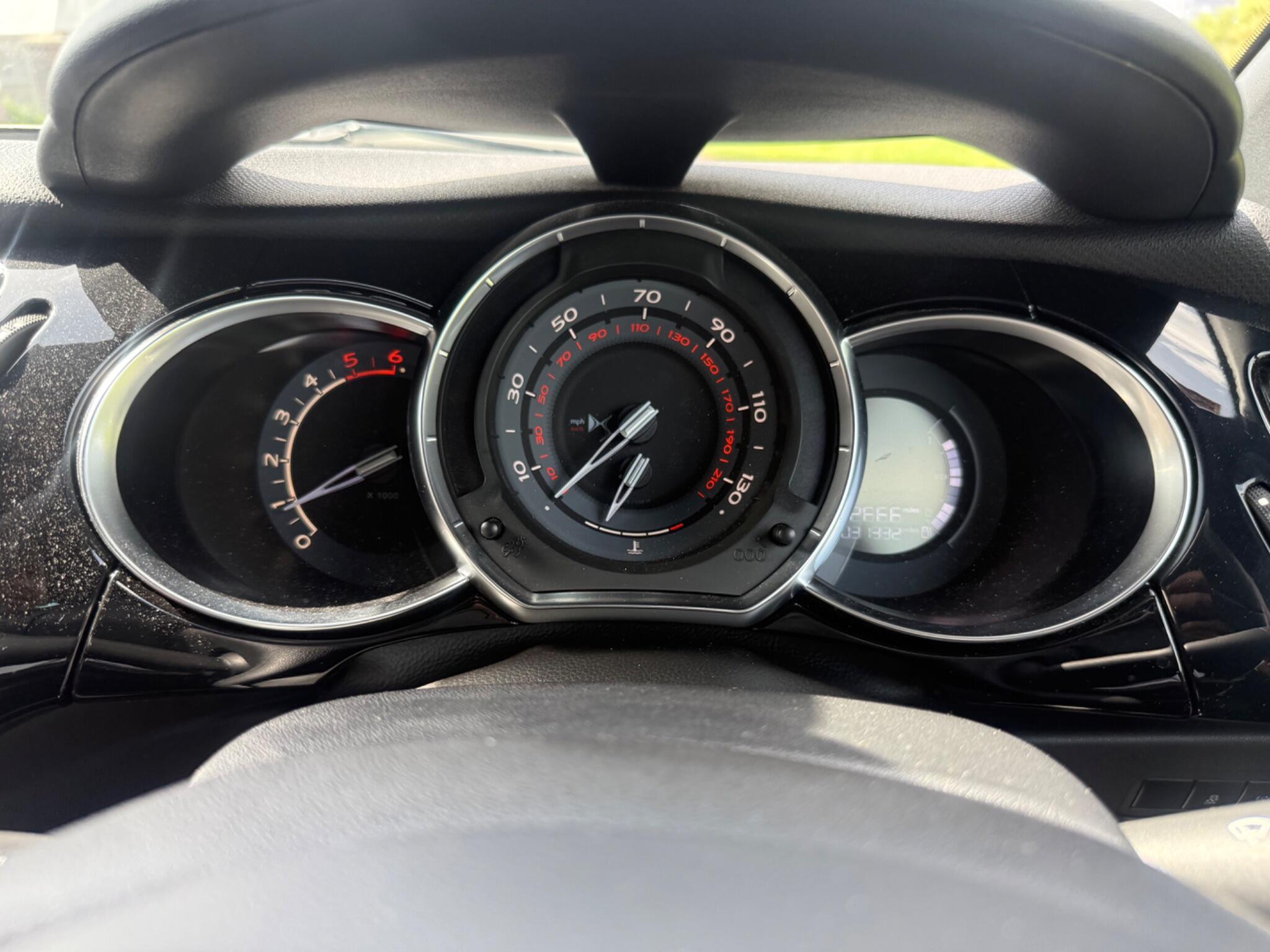 DS AUTOMOBILES DS 3 - Image 19