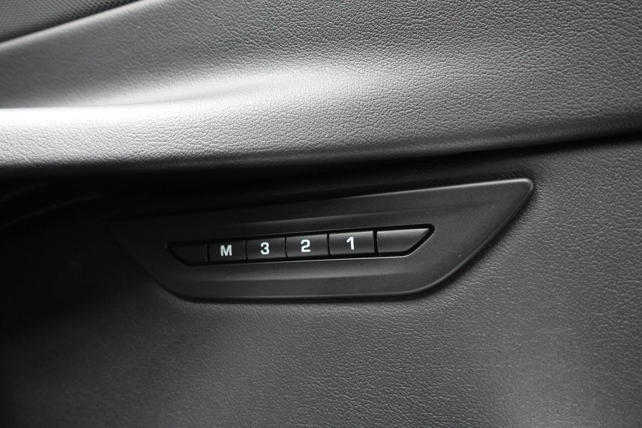 Jaguar XE - Image 20