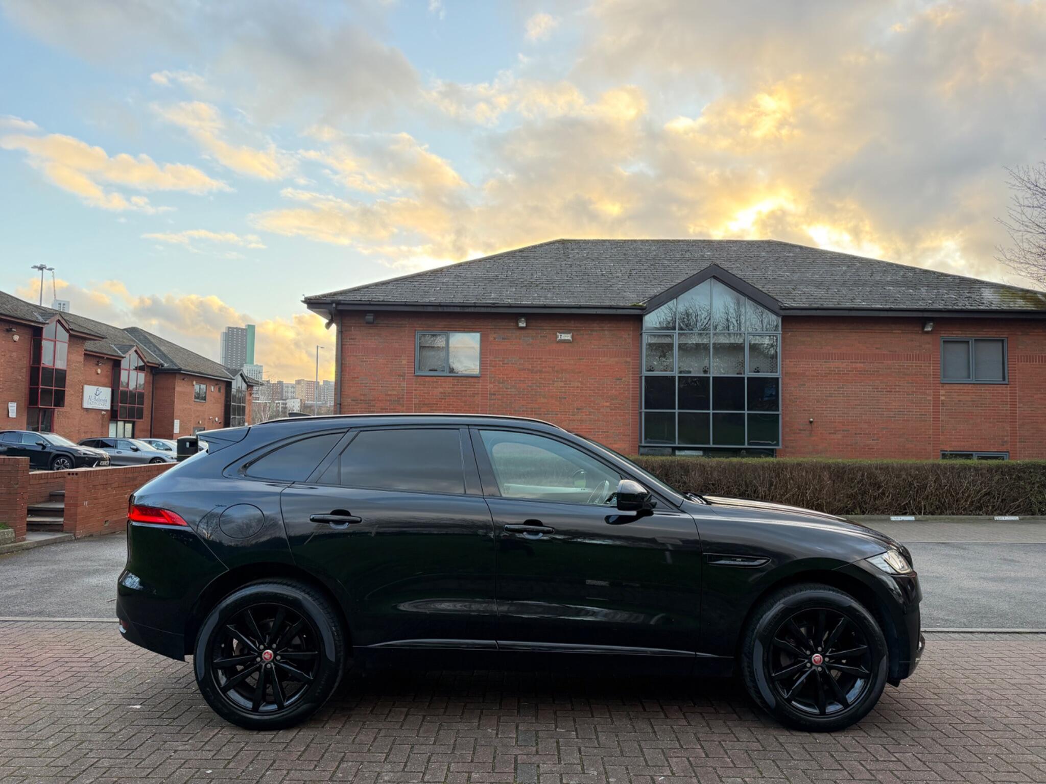Jaguar F-Pace - Image 26