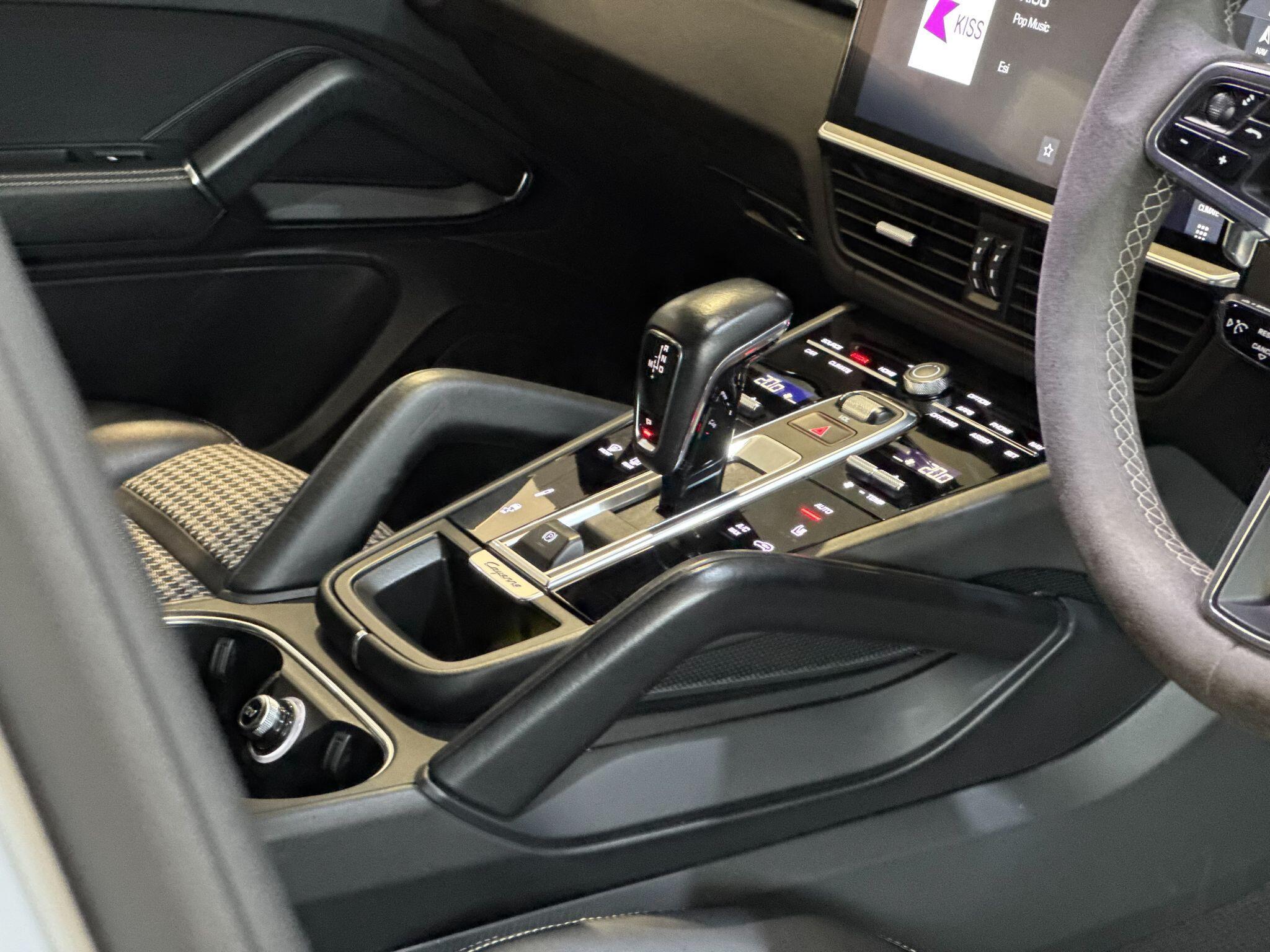 Porsche Cayenne - Image 38