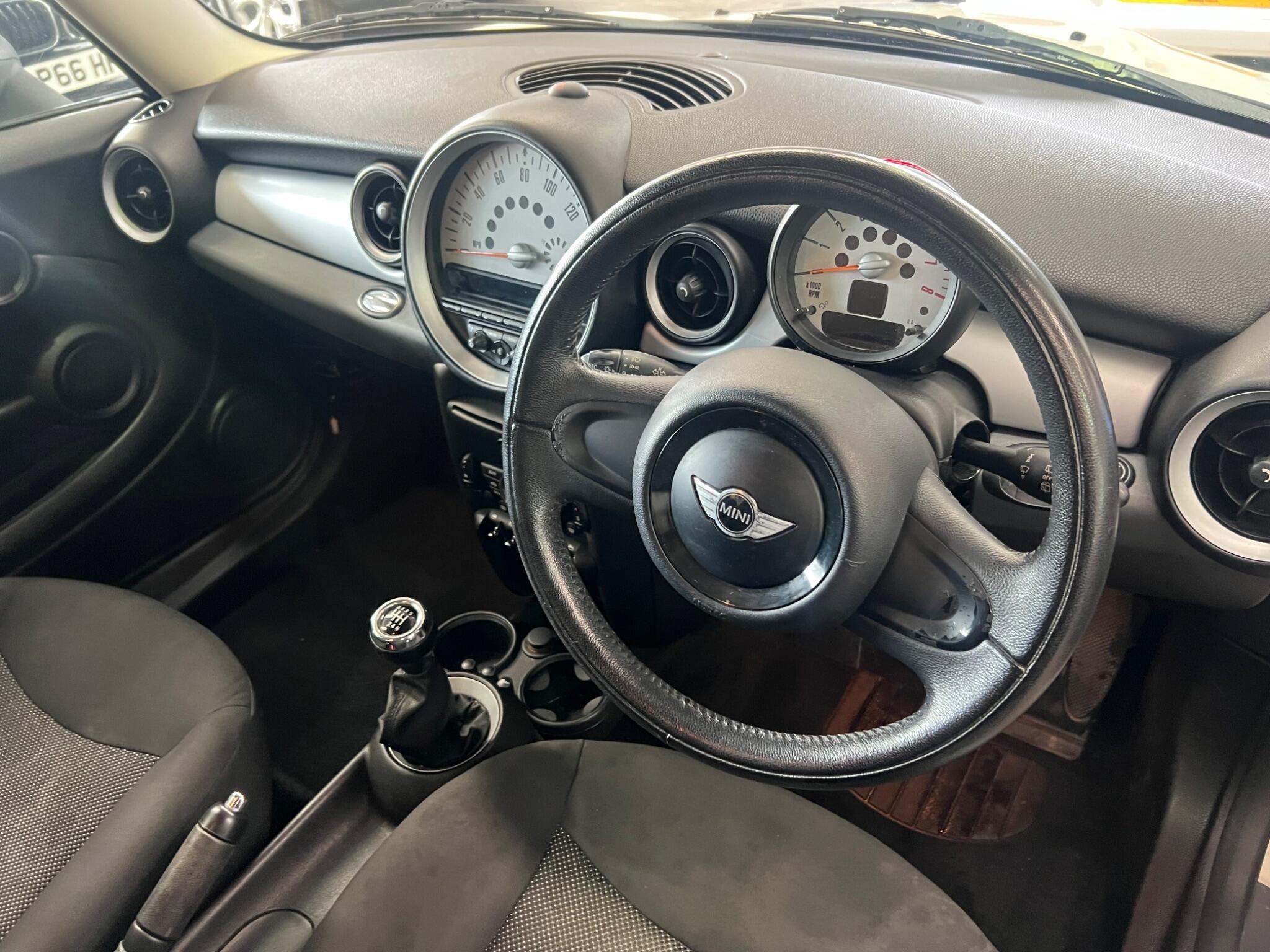 MINI Hatch - Image 18