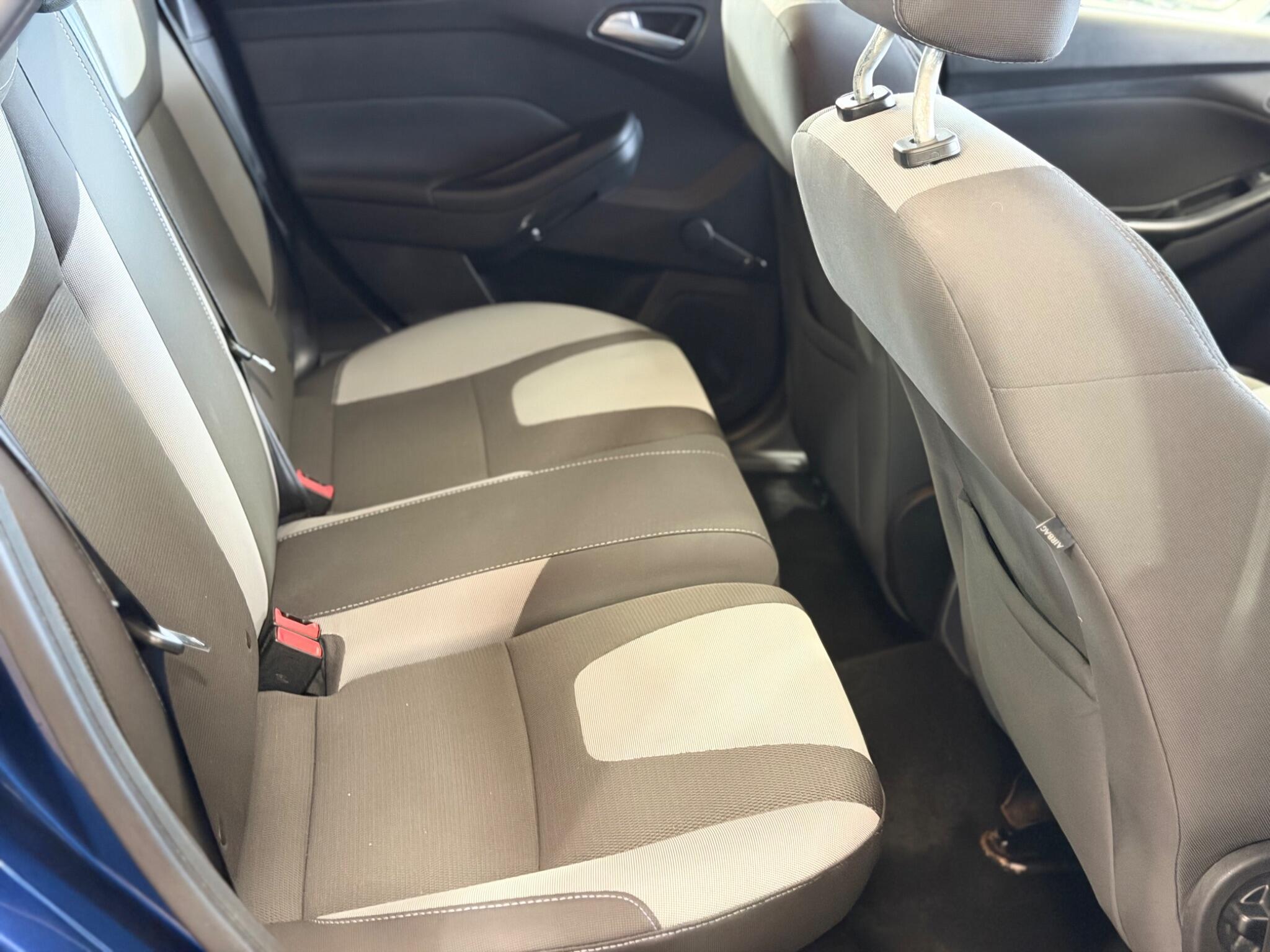 Ford Focus - Image 38