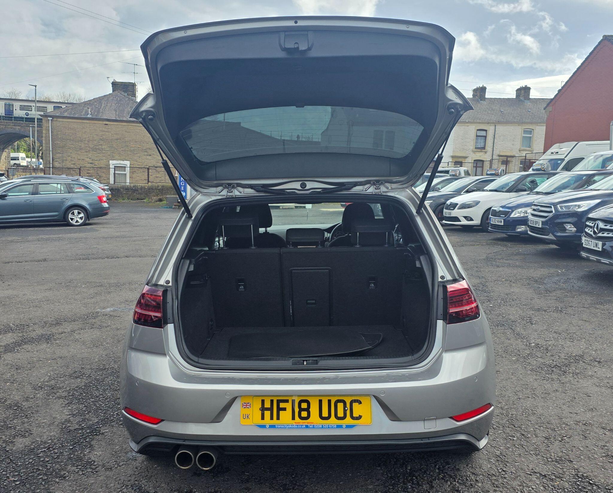 Volkswagen Golf - Image 21