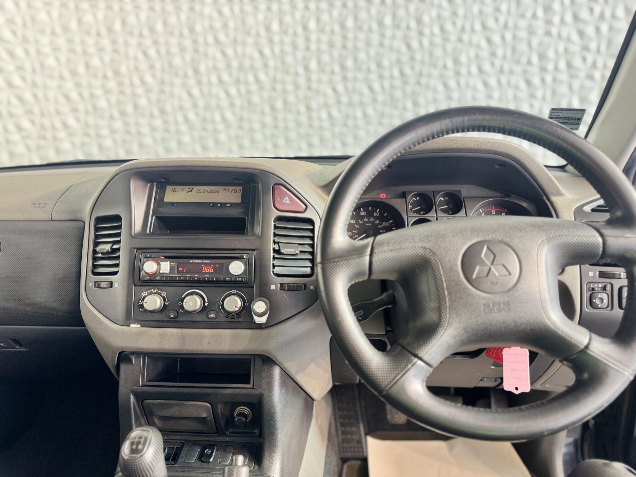 Mitsubishi Shogun - Image 31