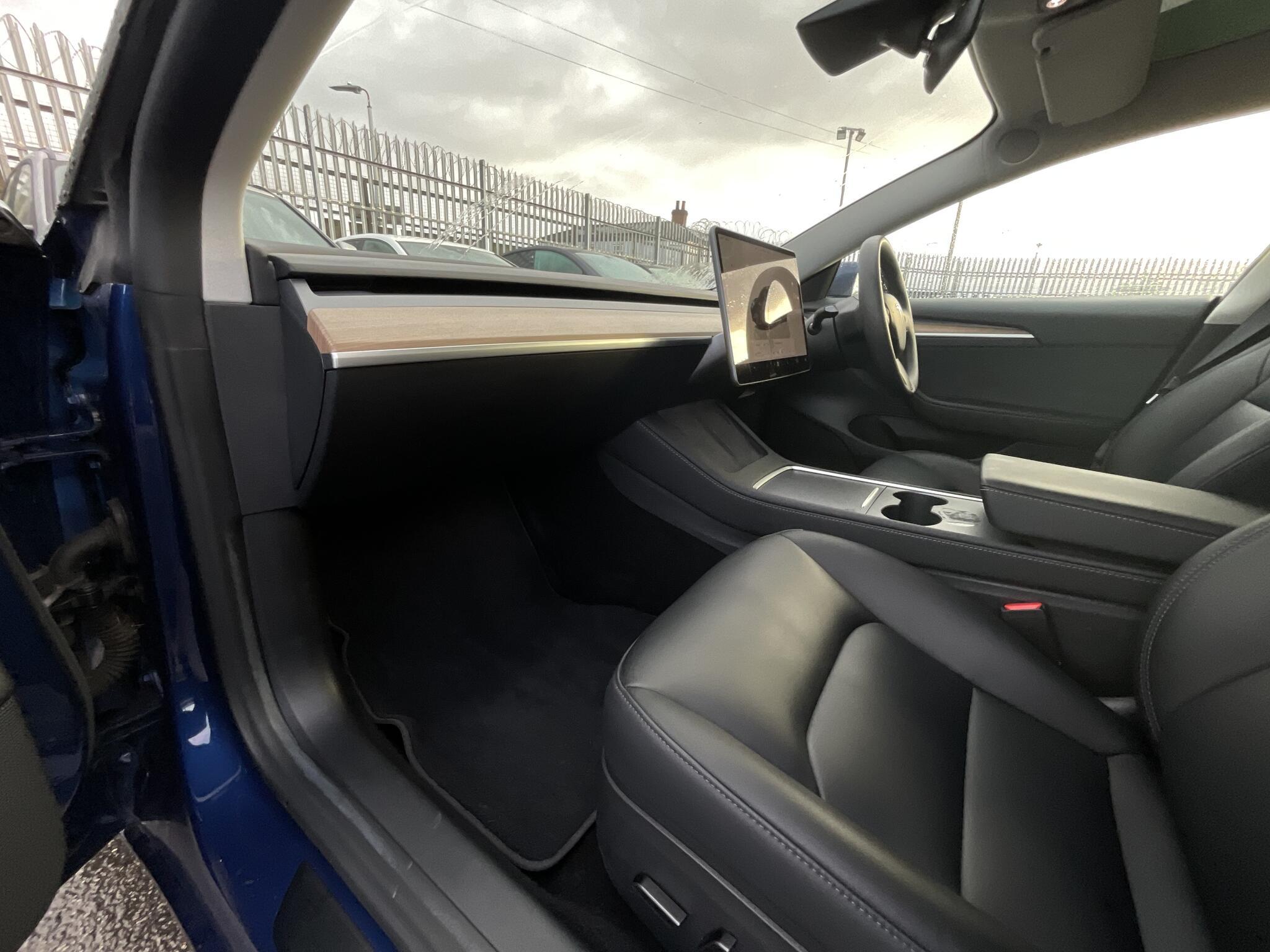 Tesla Model 3 - Image 19