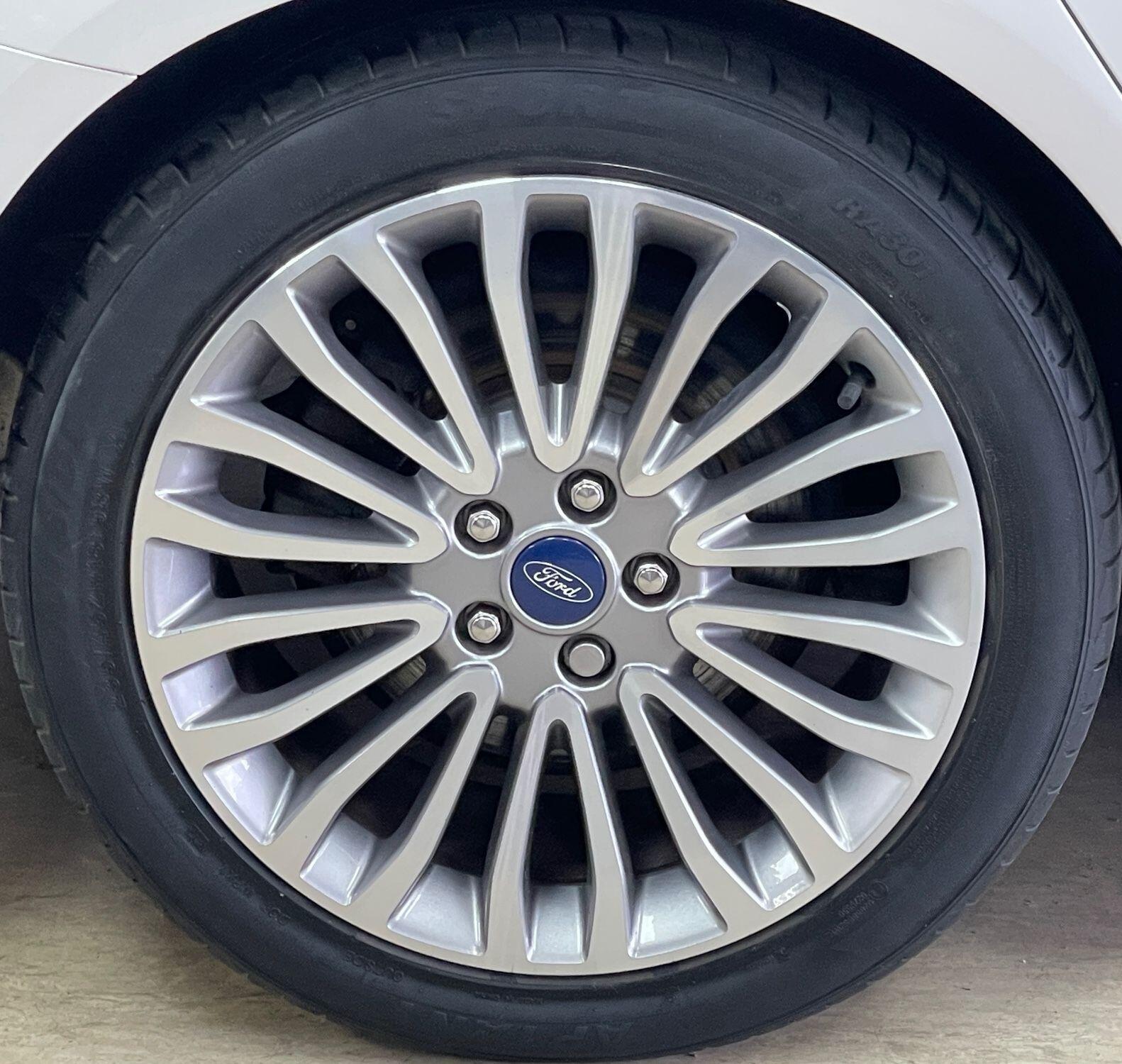 Ford Mondeo - Image 14