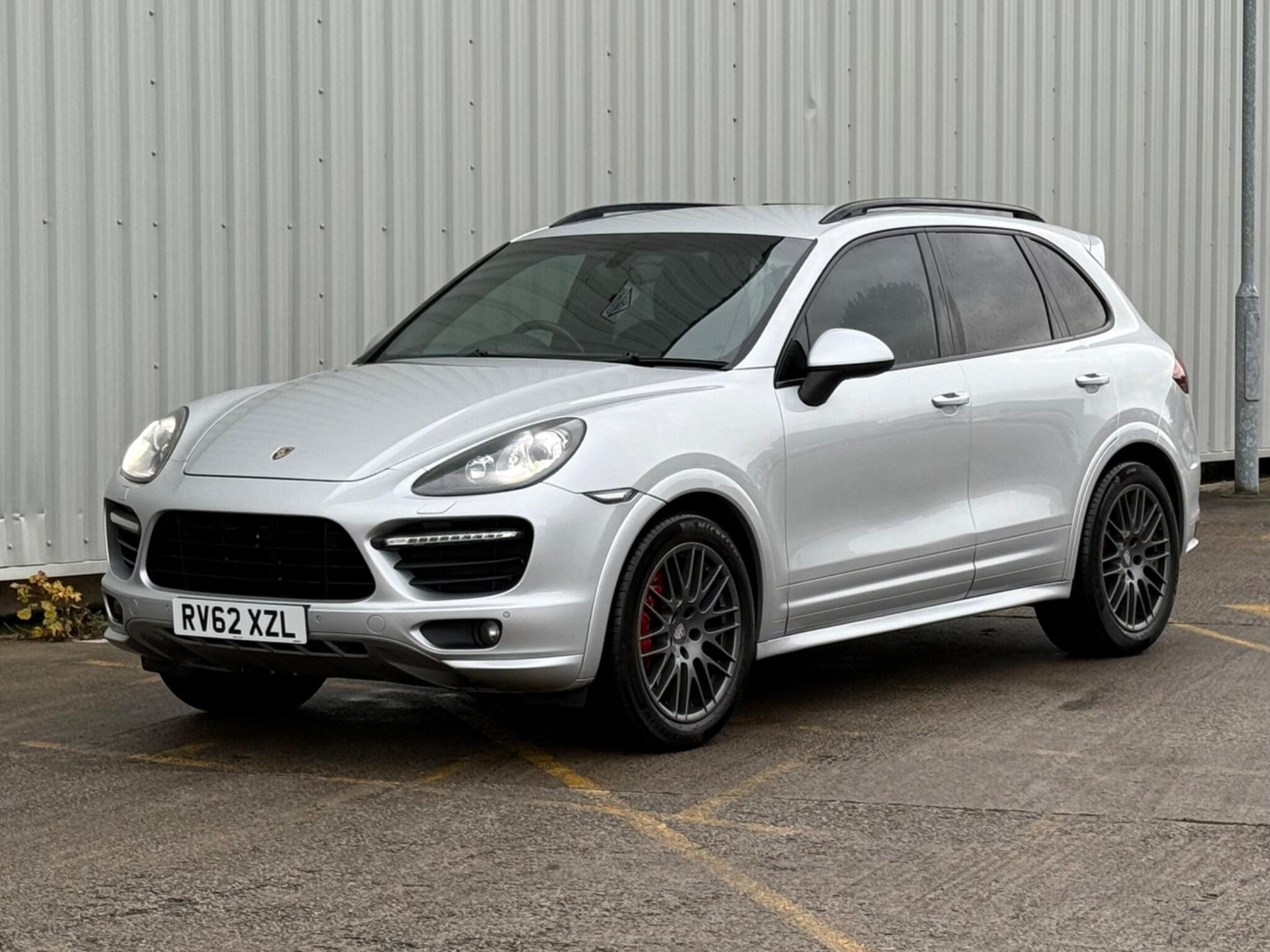 Porsche Cayenne - Image 11