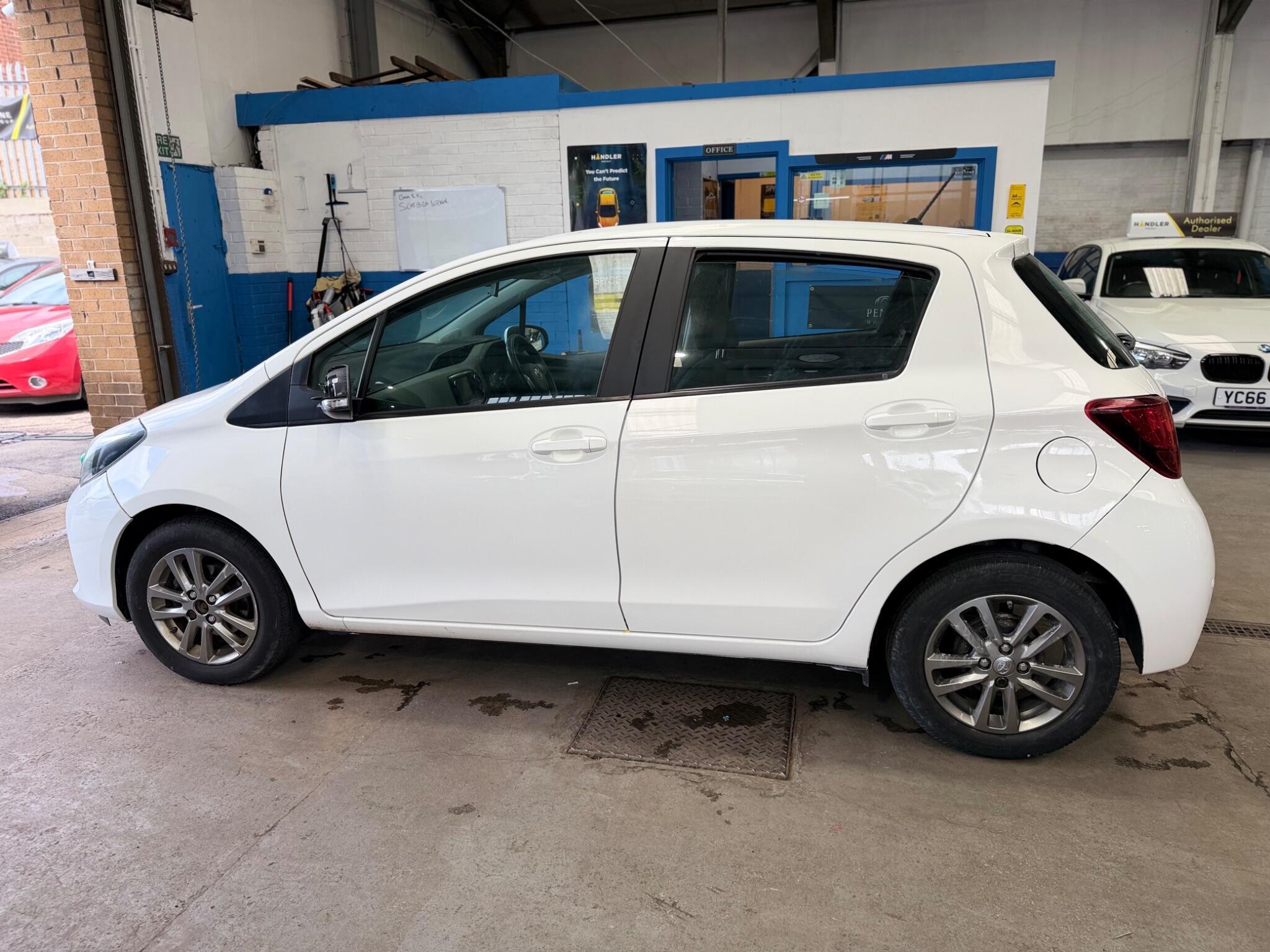 Toyota Yaris - Image 3