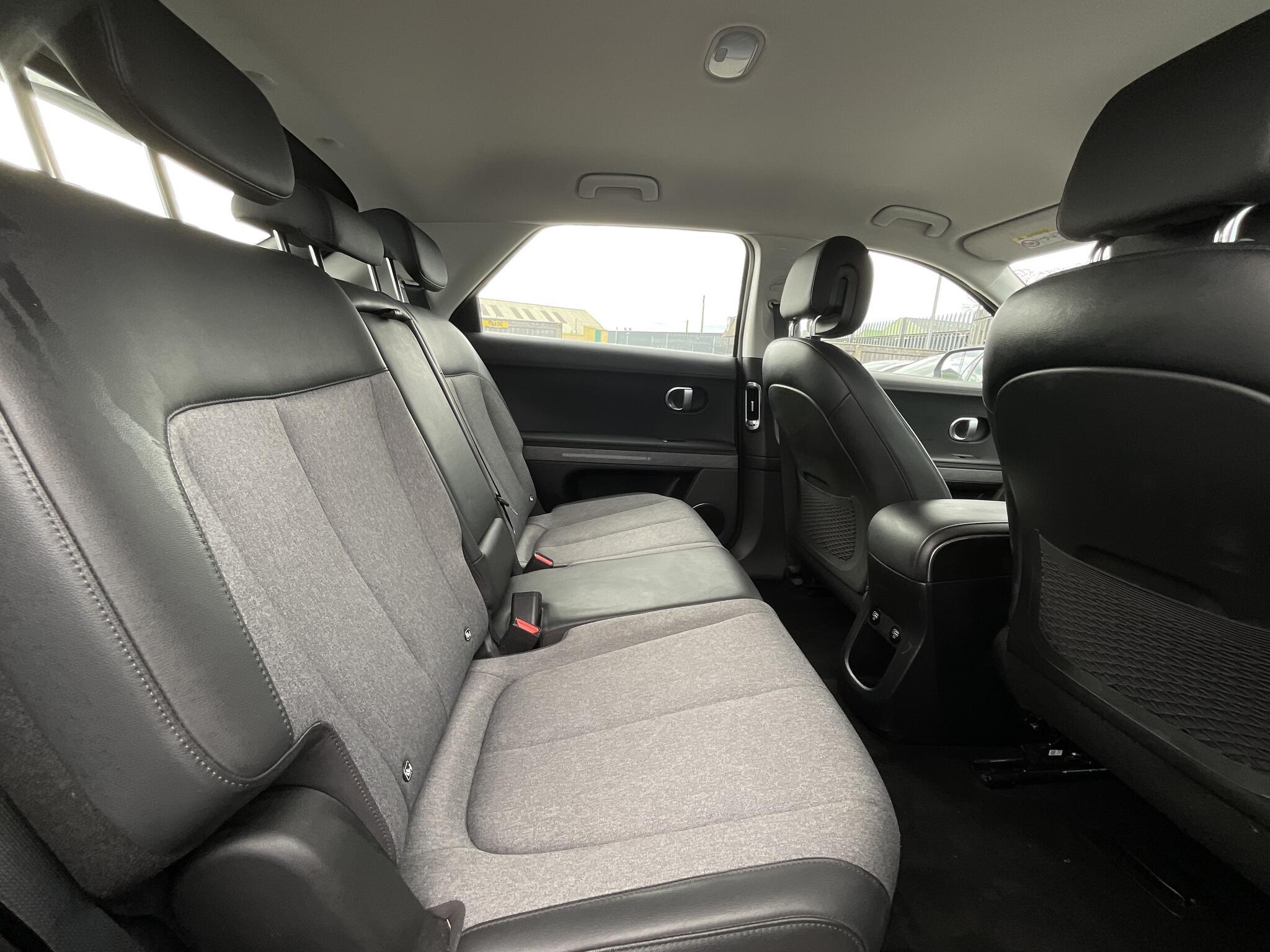 Hyundai Ioniq 5 - Image 12