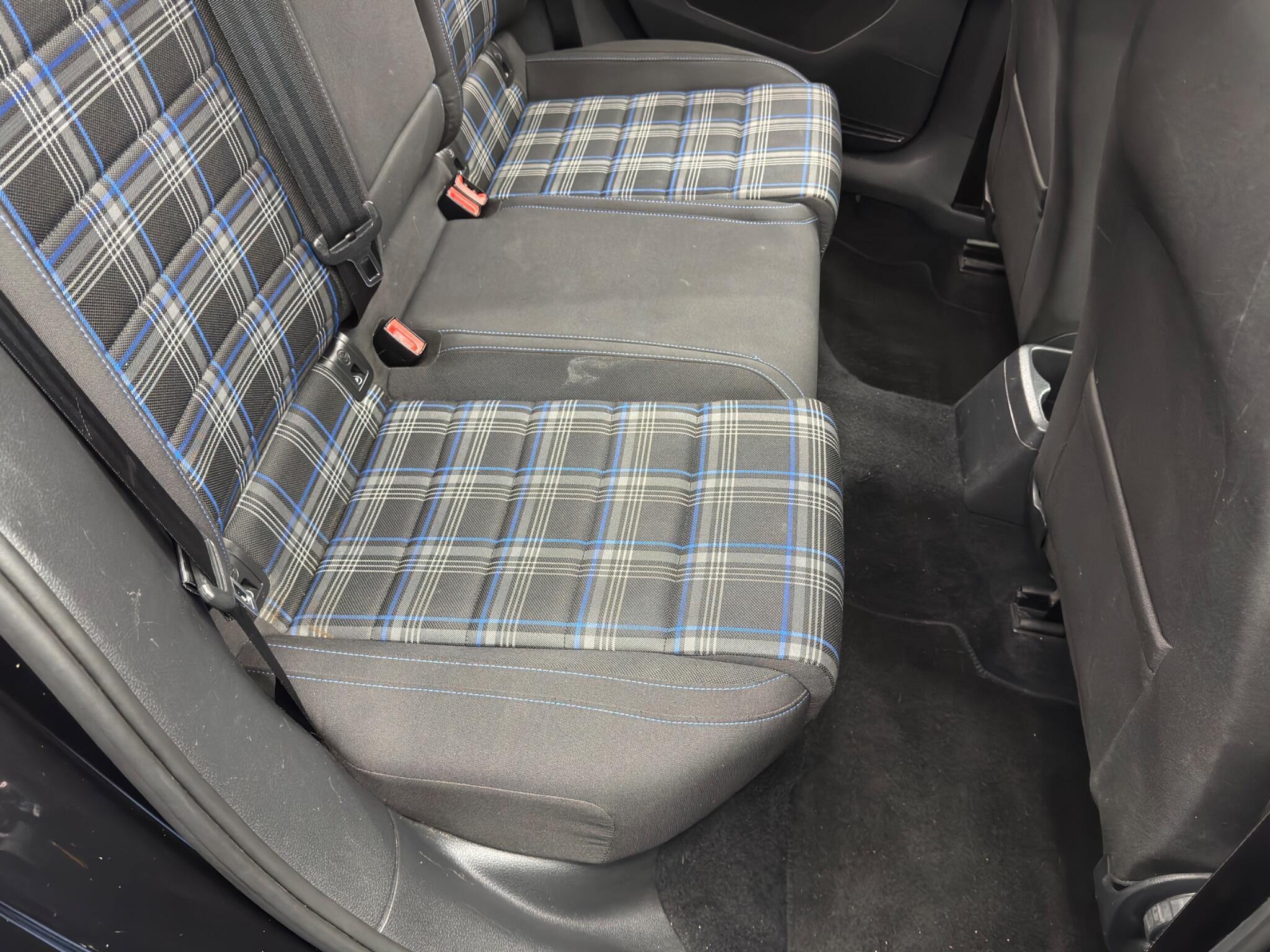 Volkswagen Golf - Image 16