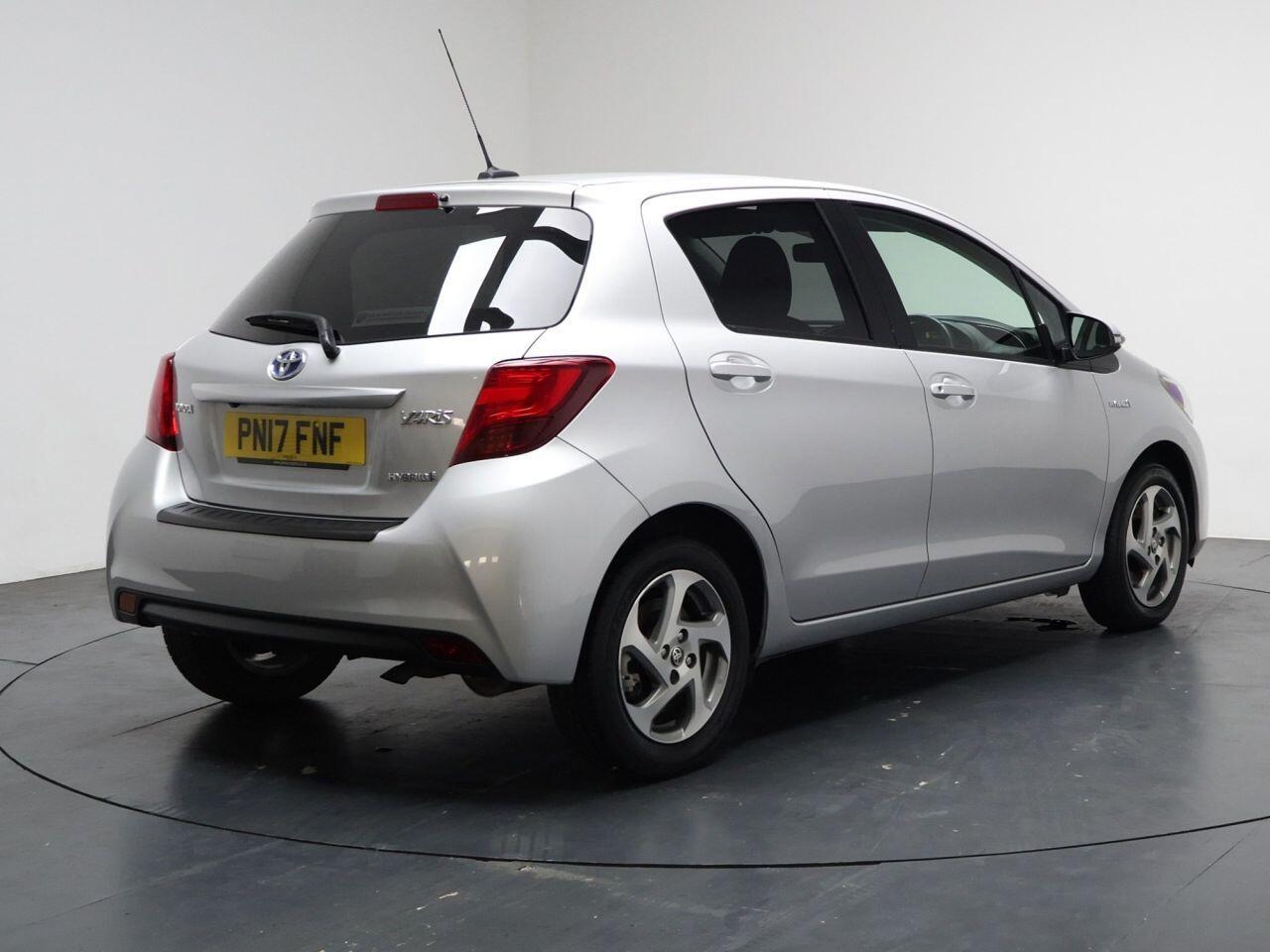 Toyota Yaris - Image 12