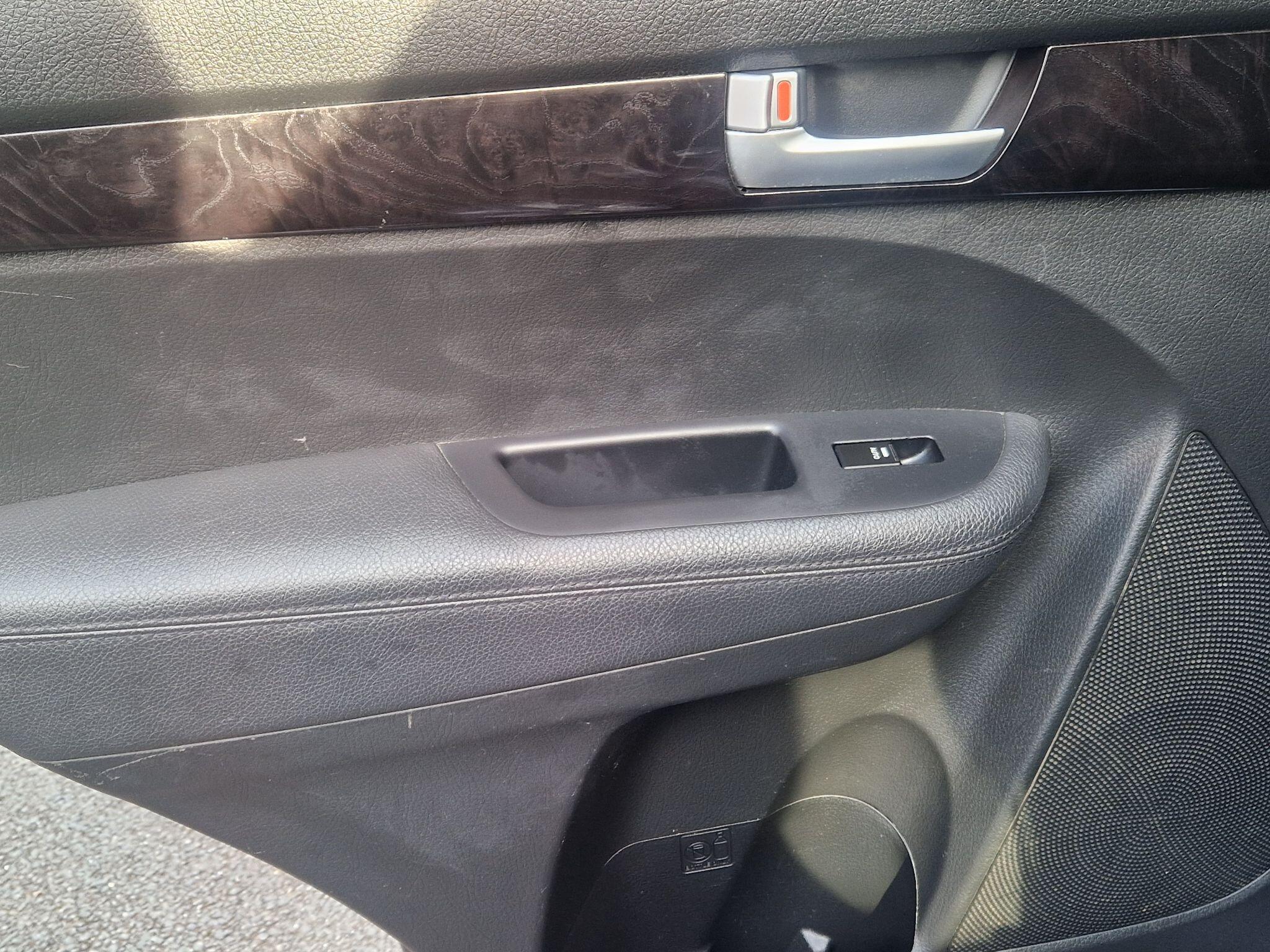 Kia Sorento - Image 42