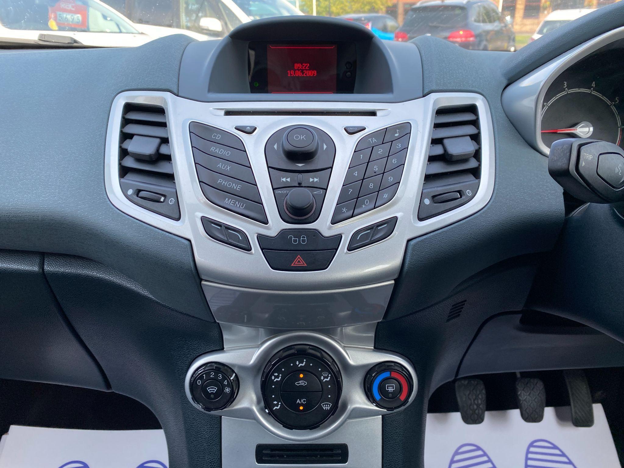 Ford Fiesta - Image 36