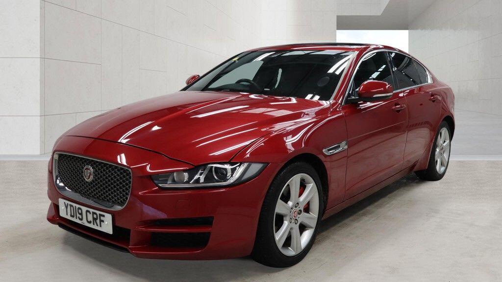 Jaguar XE - Image 4