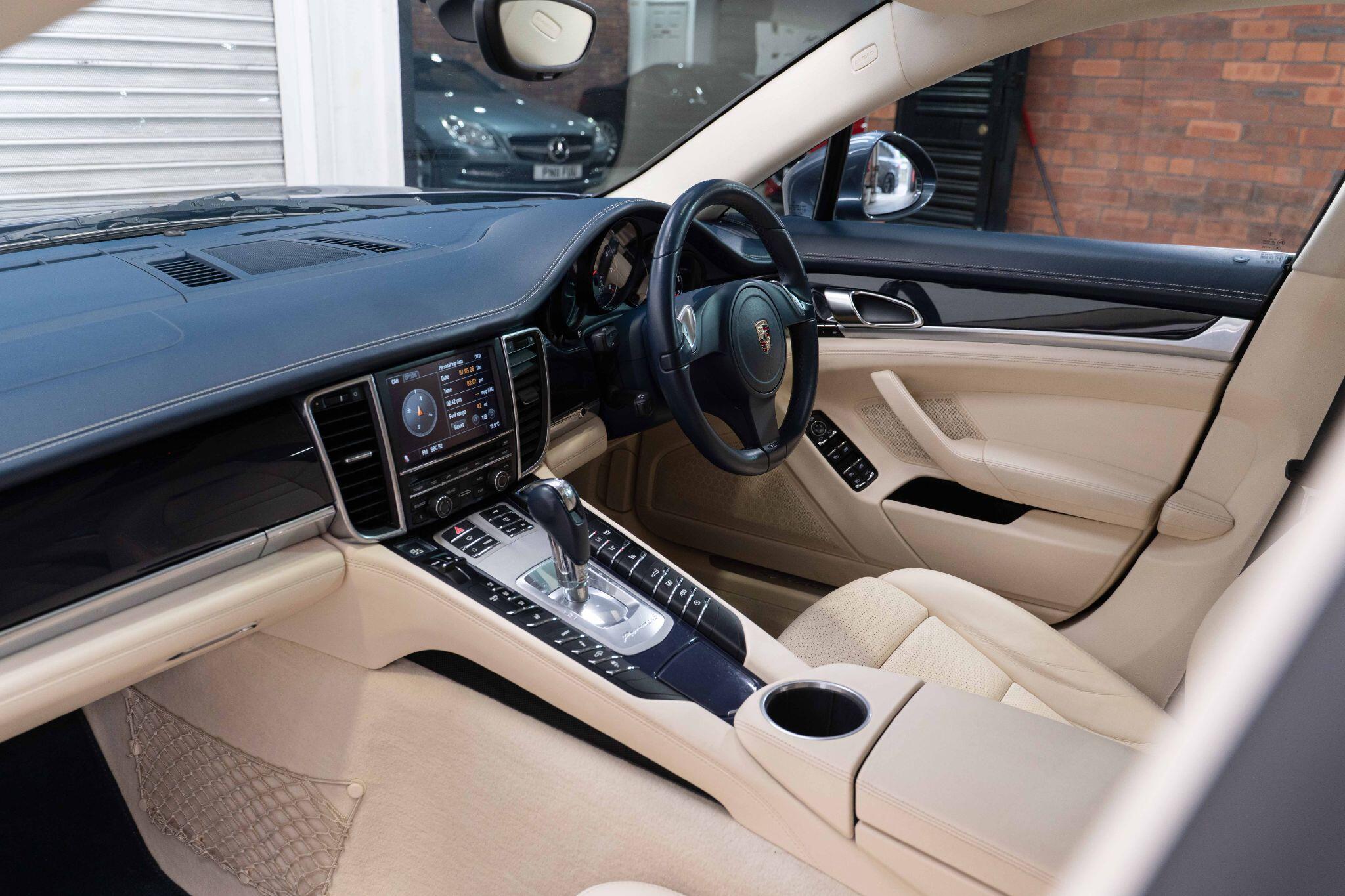 Porsche Panamera - Image 15