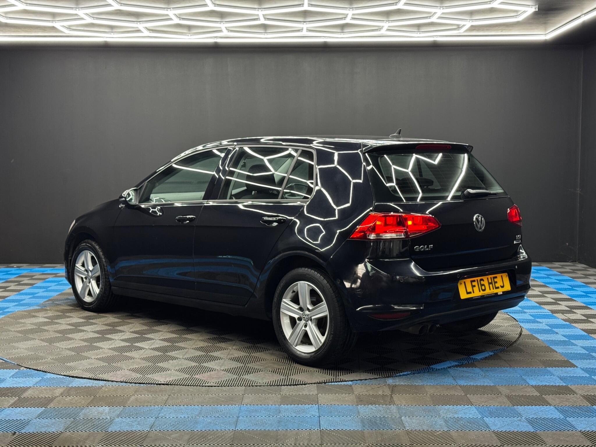 Volkswagen Golf - Image 7