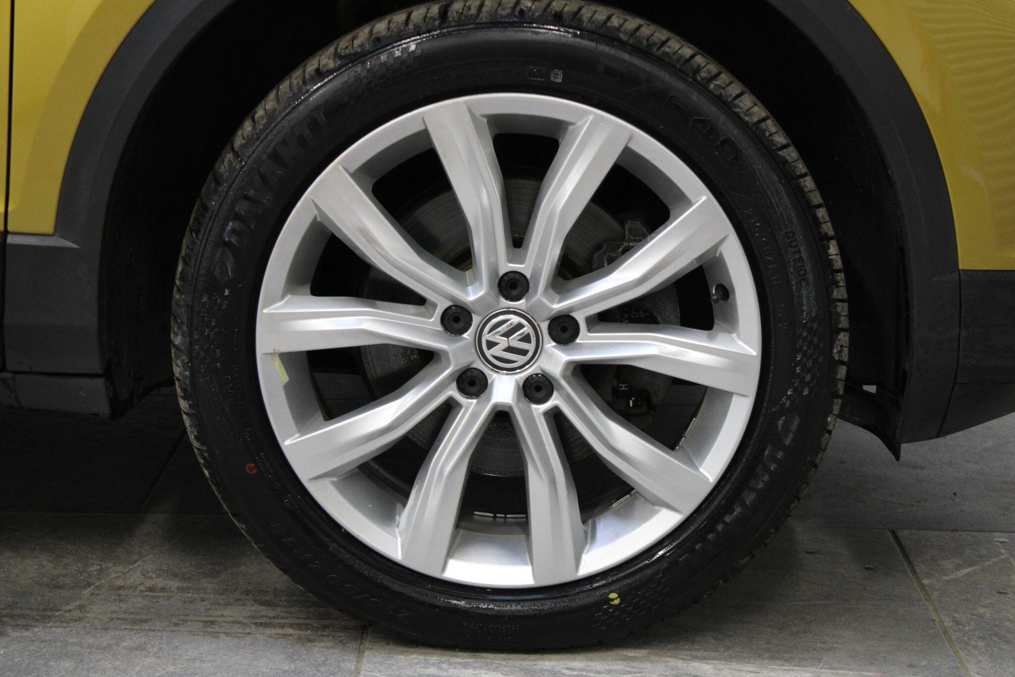 Volkswagen T-Roc - Image 9