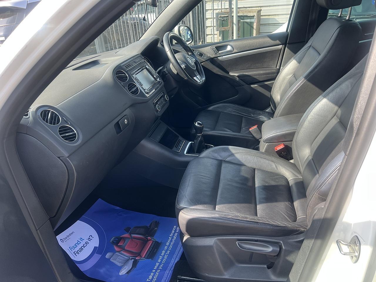 Volkswagen Tiguan - Image 19