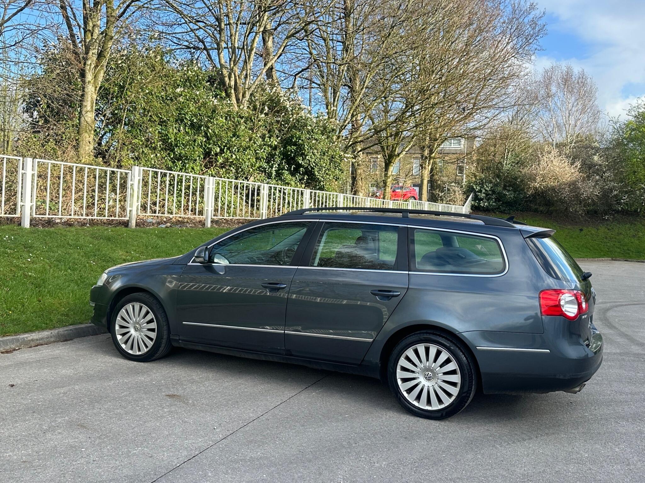 Volkswagen Passat - Image 17