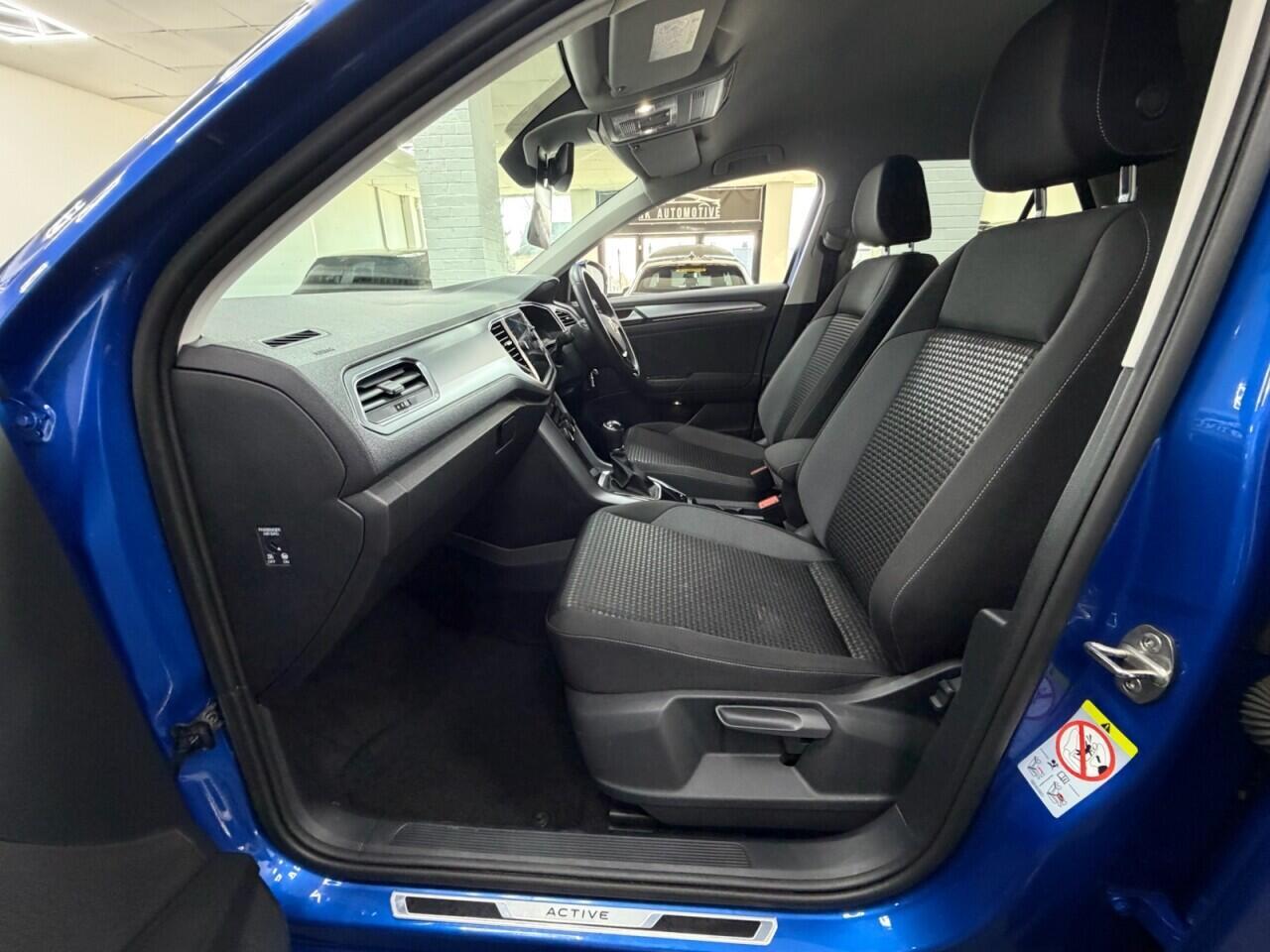 Volkswagen T-Roc - Image 24