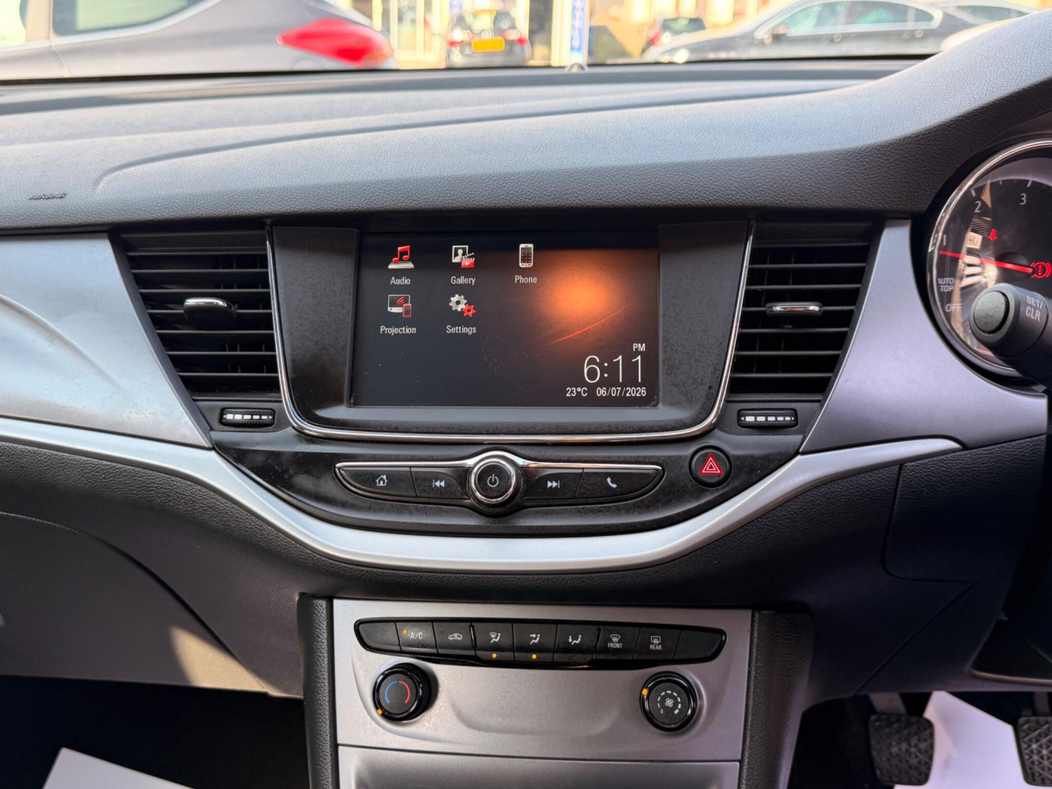 Vauxhall Astra - Image 19