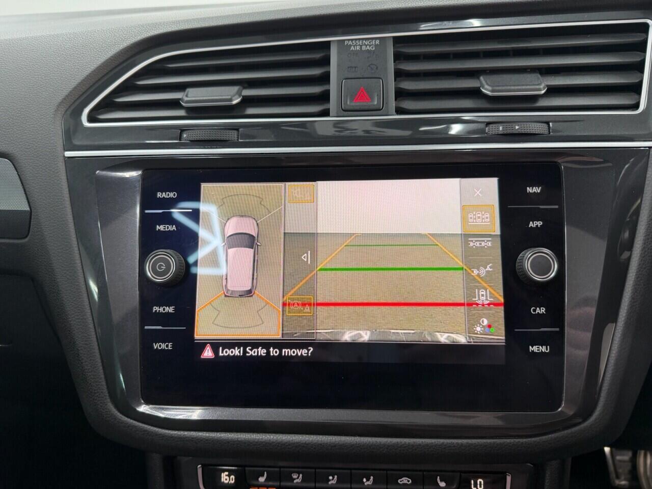 Volkswagen Tiguan - Image 38