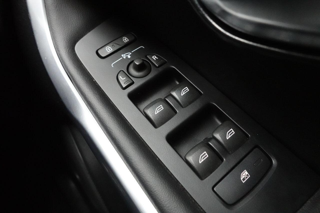 Volvo V40 - Image 42