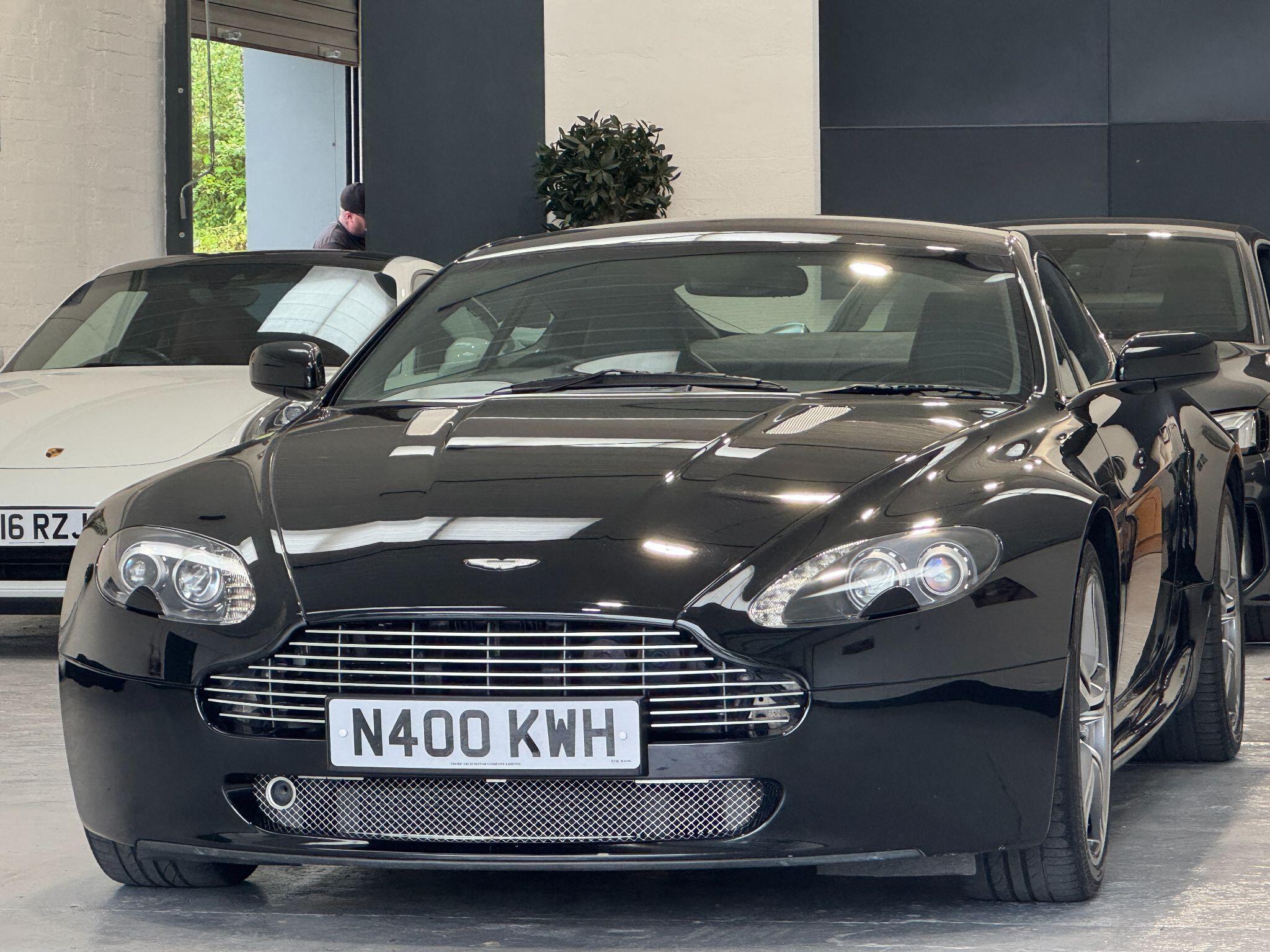 Aston Martin Vantage - Image 8