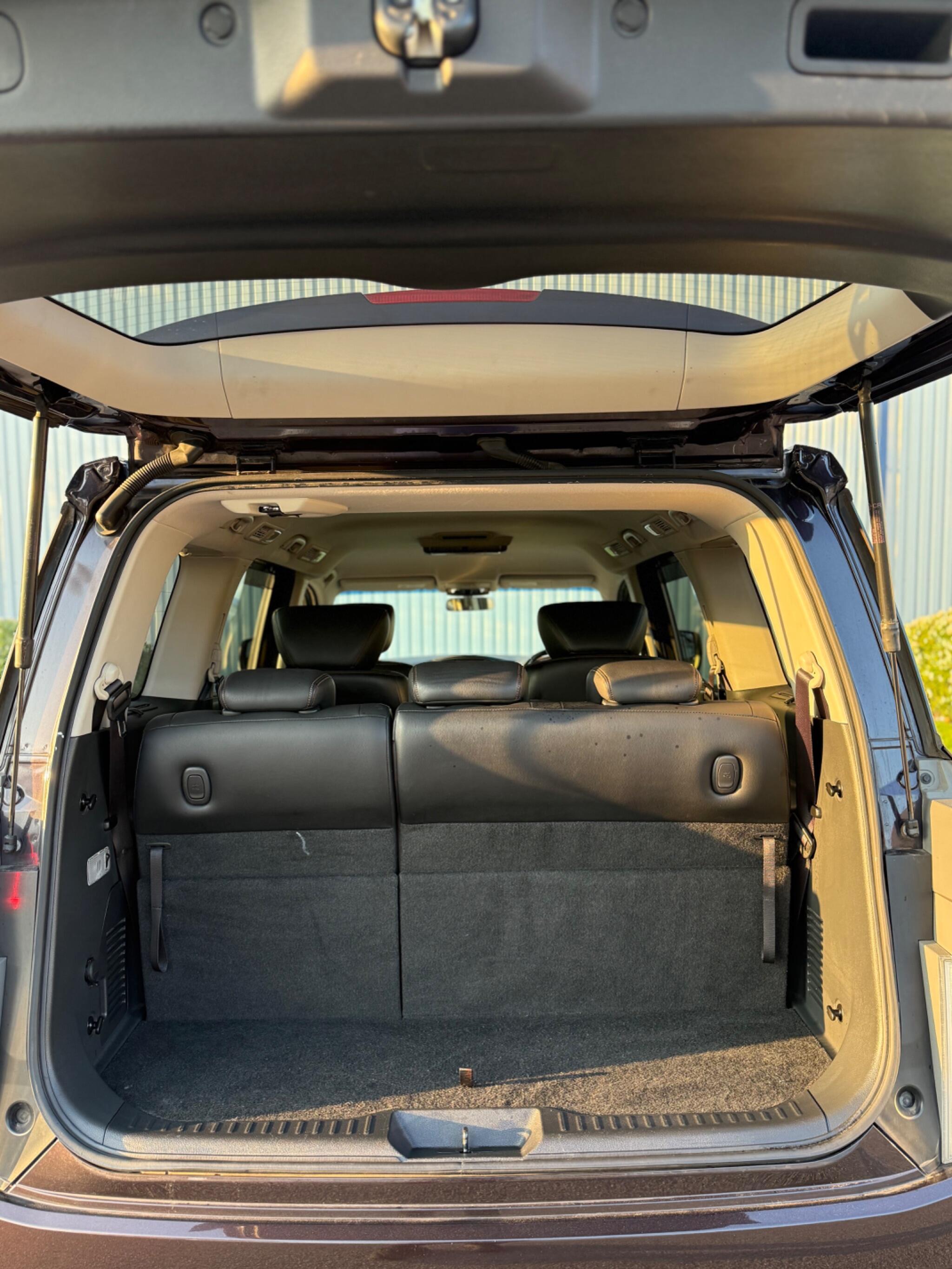 Nissan Elgrand - Image 35