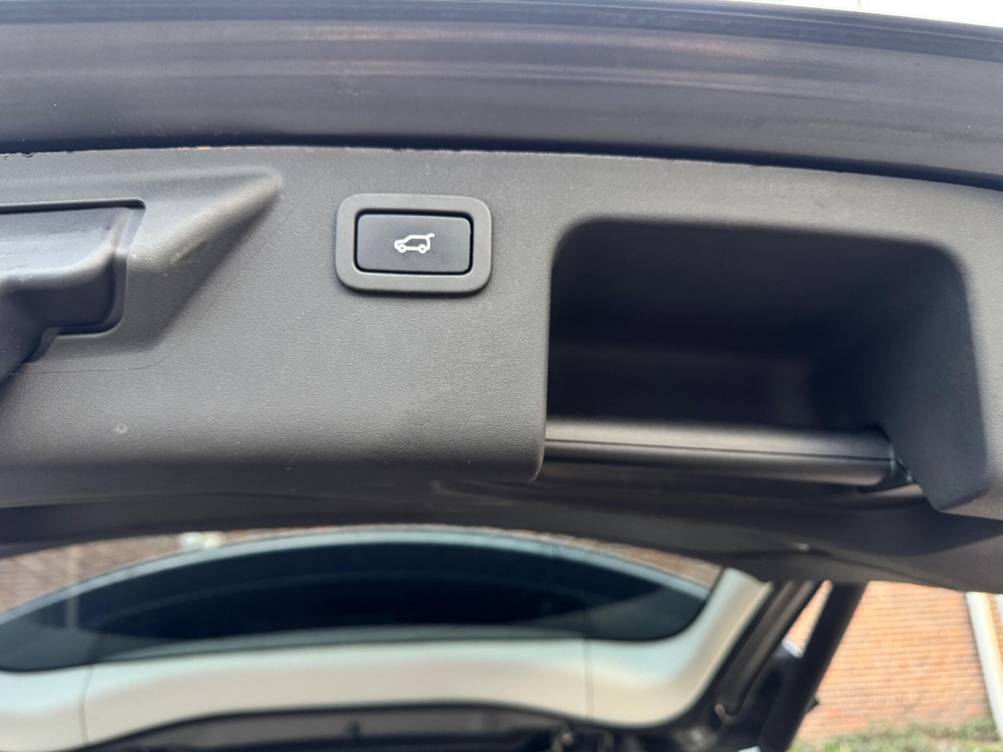 Land Rover DISCOVERY SPORT - Image 40