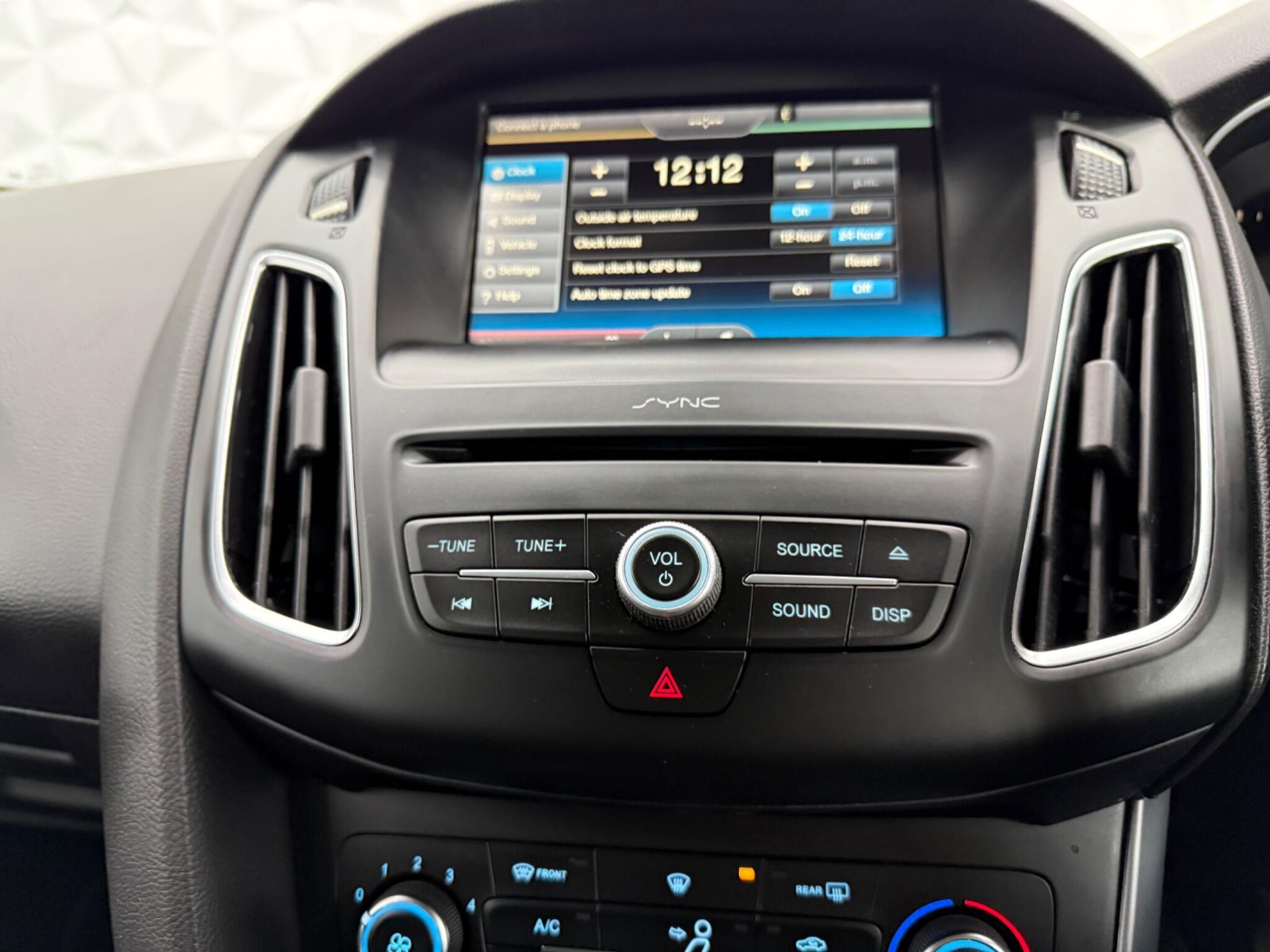 Ford Focus - Image 38