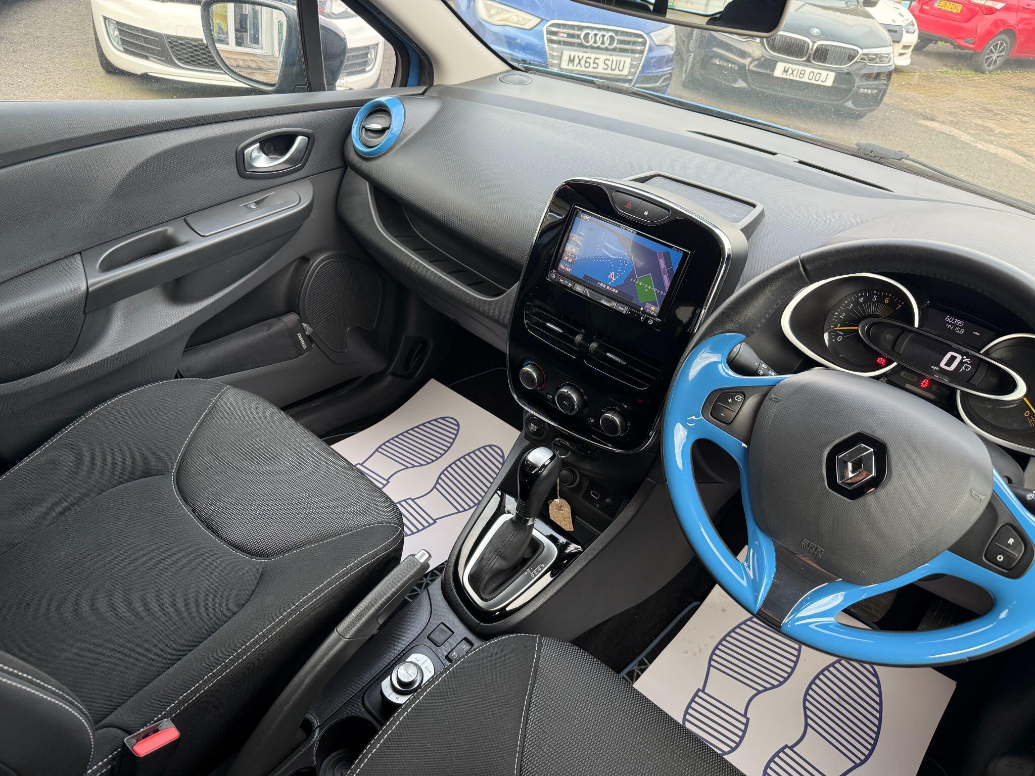 Renault Clio - Image 43